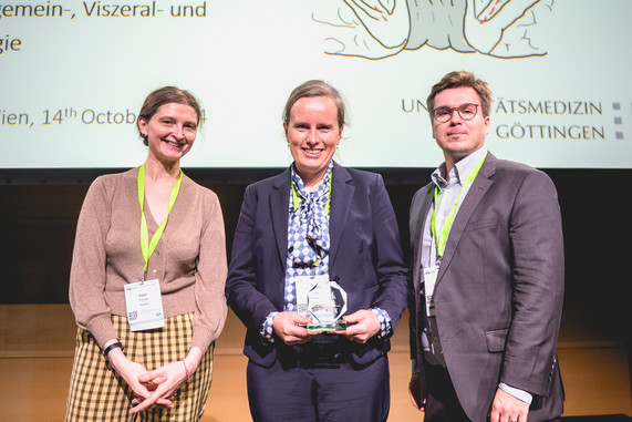 Frau Priv.-Doz. Dr. Dr. Lena-Christin Conradi erhält den renommierten „Rising Star Award“ der United European Gastroenterology (UEG)